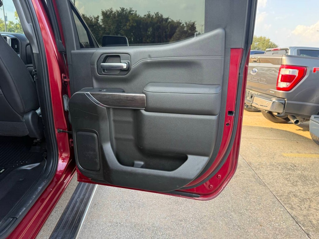 Chevrolet Silverado 1500 Vehicle Full-screen Gallery Image 16