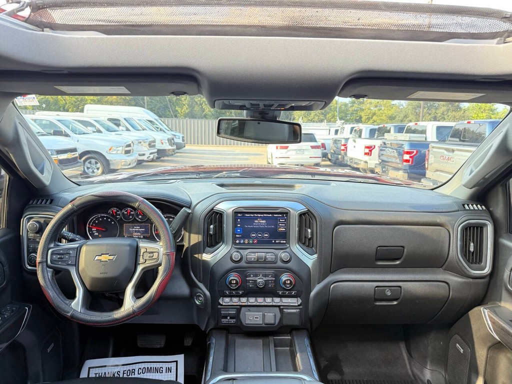 Chevrolet Silverado 1500 Vehicle Full-screen Gallery Image 17