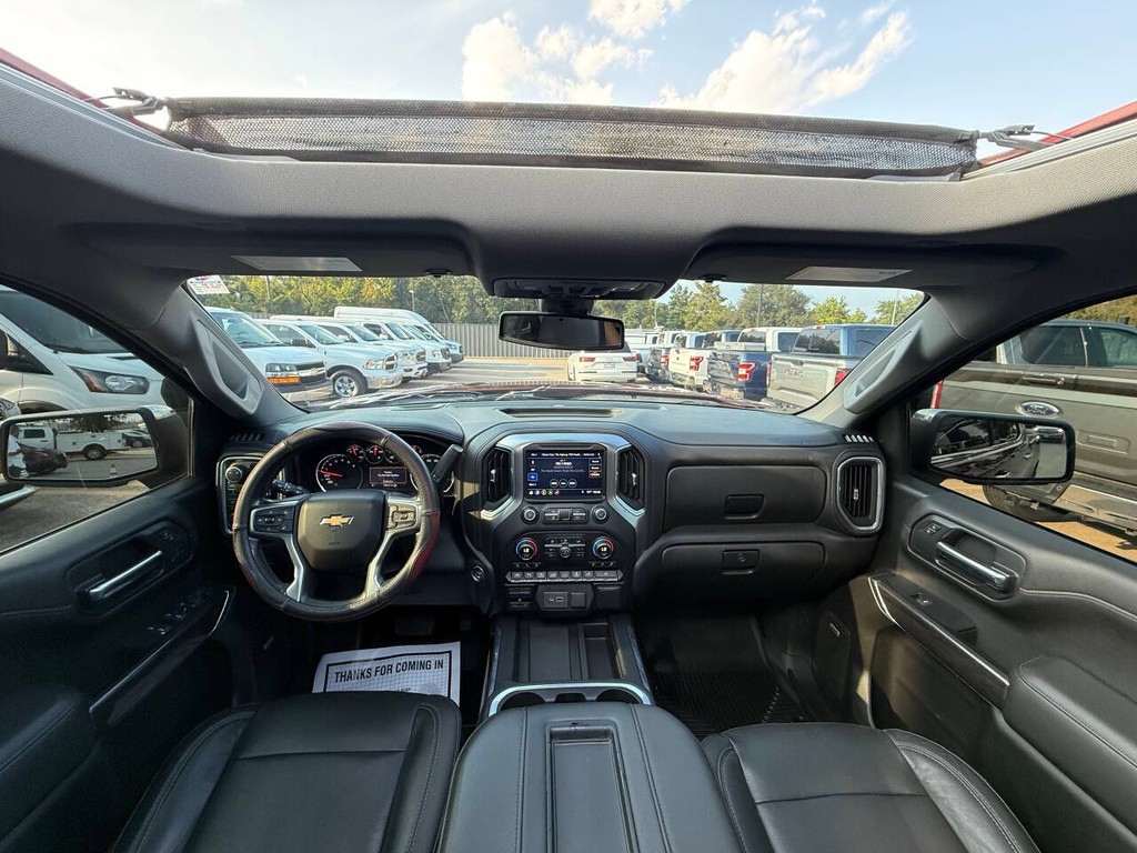 Chevrolet Silverado 1500 Vehicle Full-screen Gallery Image 18