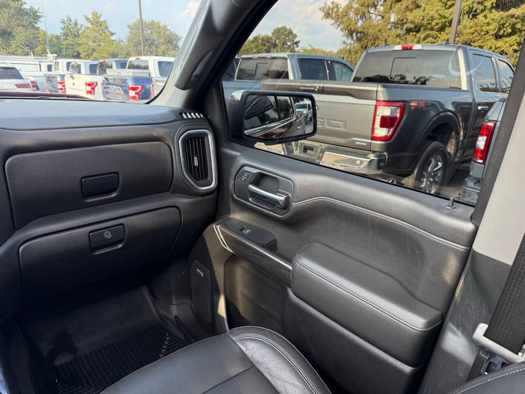 Chevrolet Silverado 1500 Vehicle Full-screen Gallery Image 20