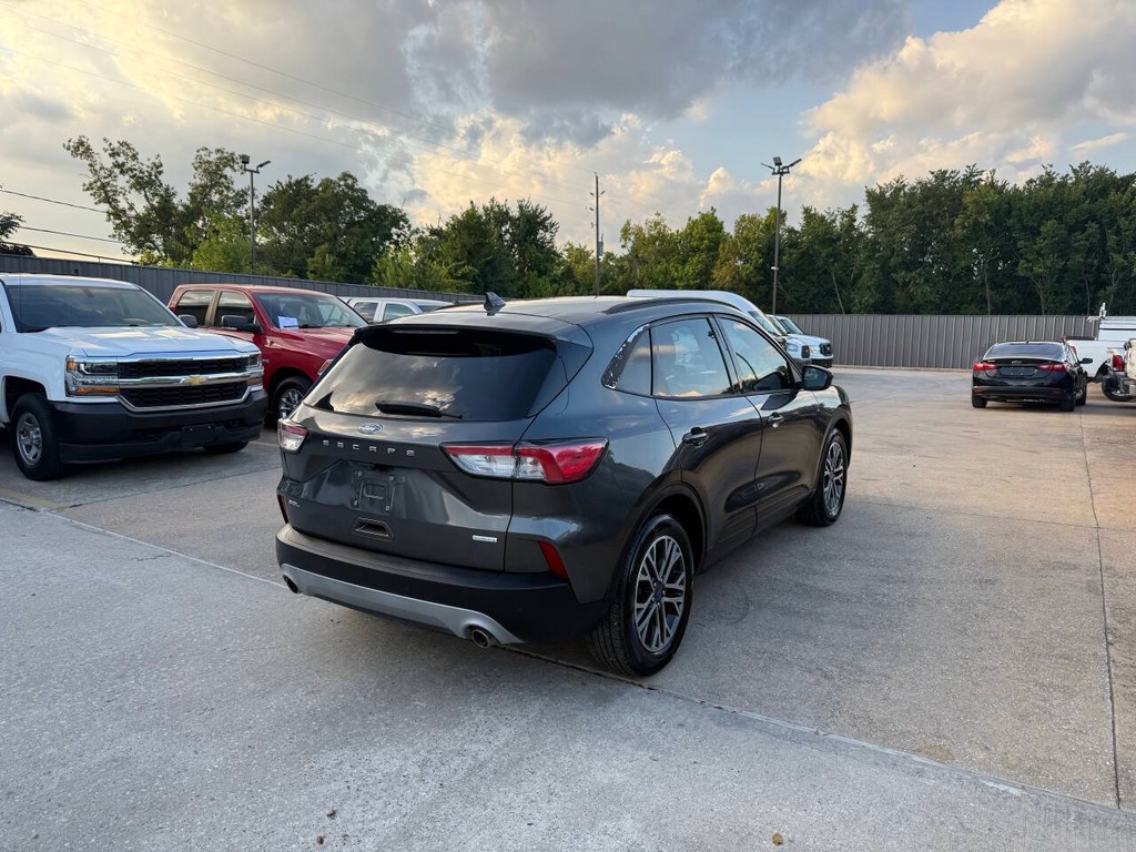 Ford Escape Vehicle Full-screen Gallery Image 05