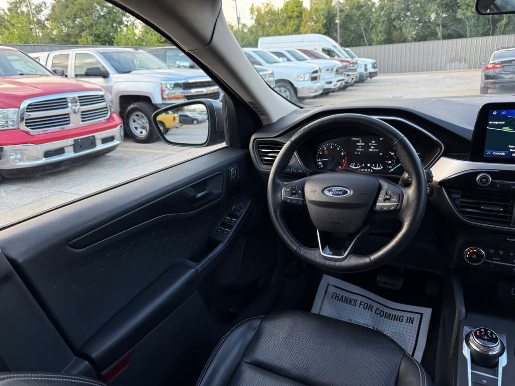 Ford Escape Vehicle Full-screen Gallery Image 19