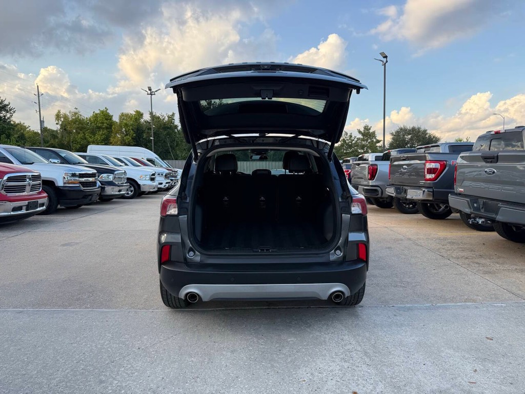 Ford Escape Vehicle Full-screen Gallery Image 36