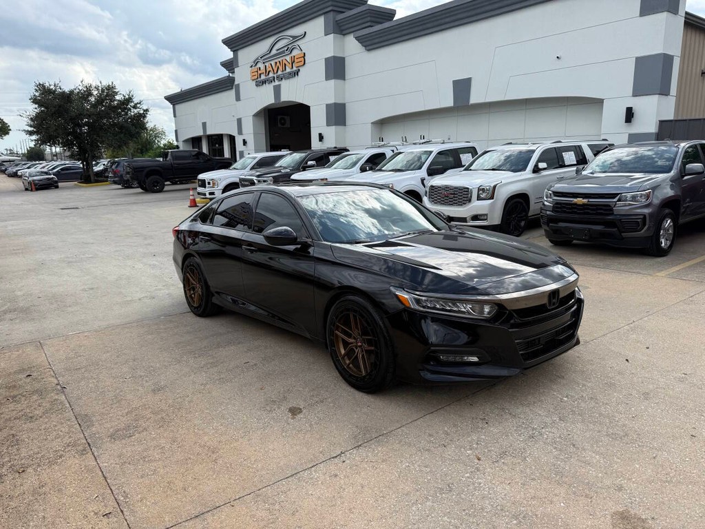 Honda Accord Sedan Vehicle Full-screen Gallery Image 02