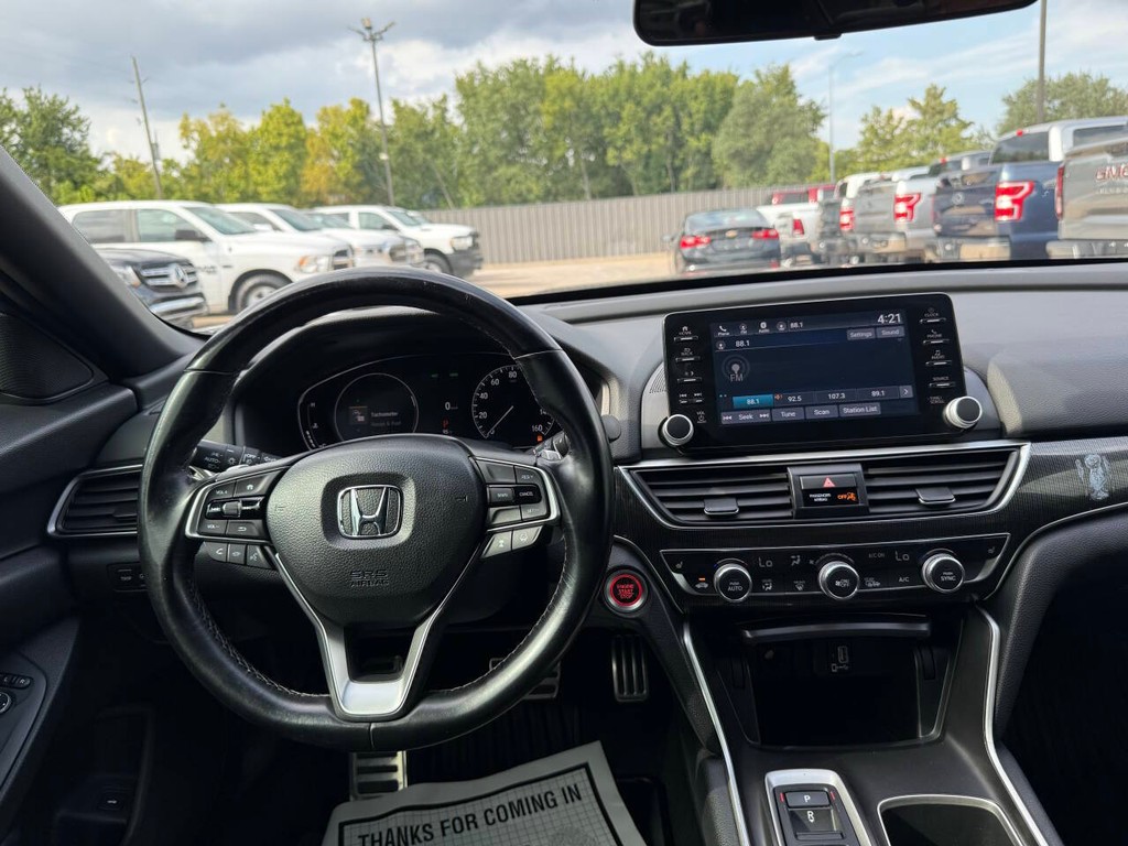 Honda Accord Sedan Vehicle Full-screen Gallery Image 21