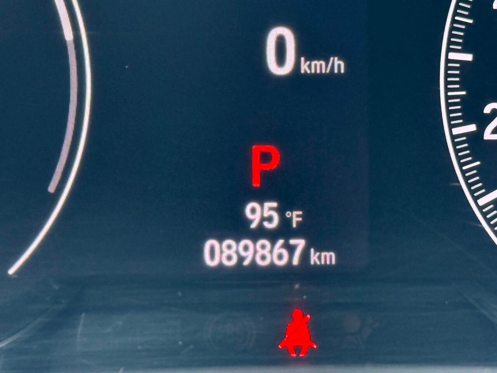 Honda Accord Sedan Vehicle Full-screen Gallery Image 32