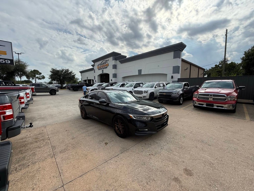 Honda Accord Sedan Vehicle Full-screen Gallery Image 41