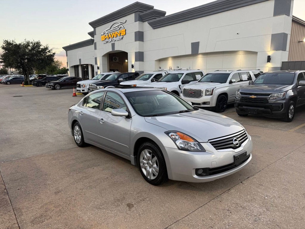 Nissan Altima Vehicle Full-screen Gallery Image 35