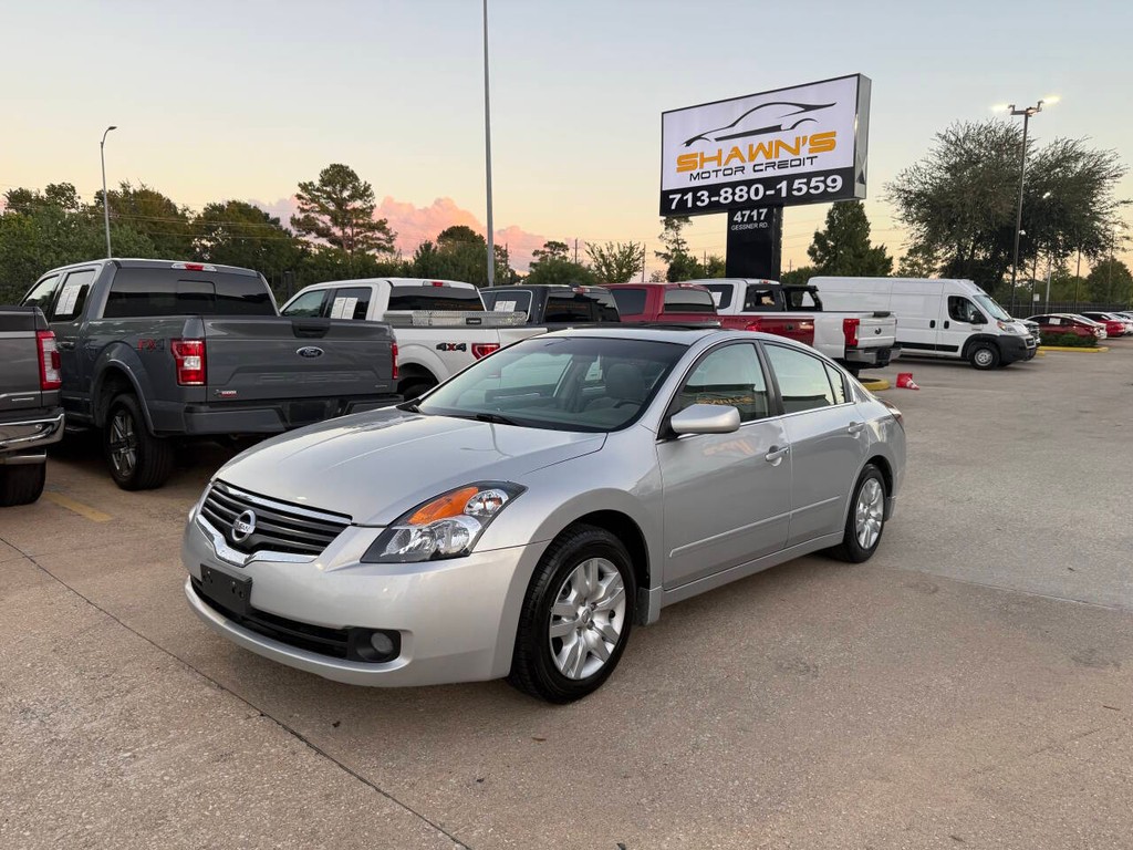 Nissan Altima Vehicle Full-screen Gallery Image 36