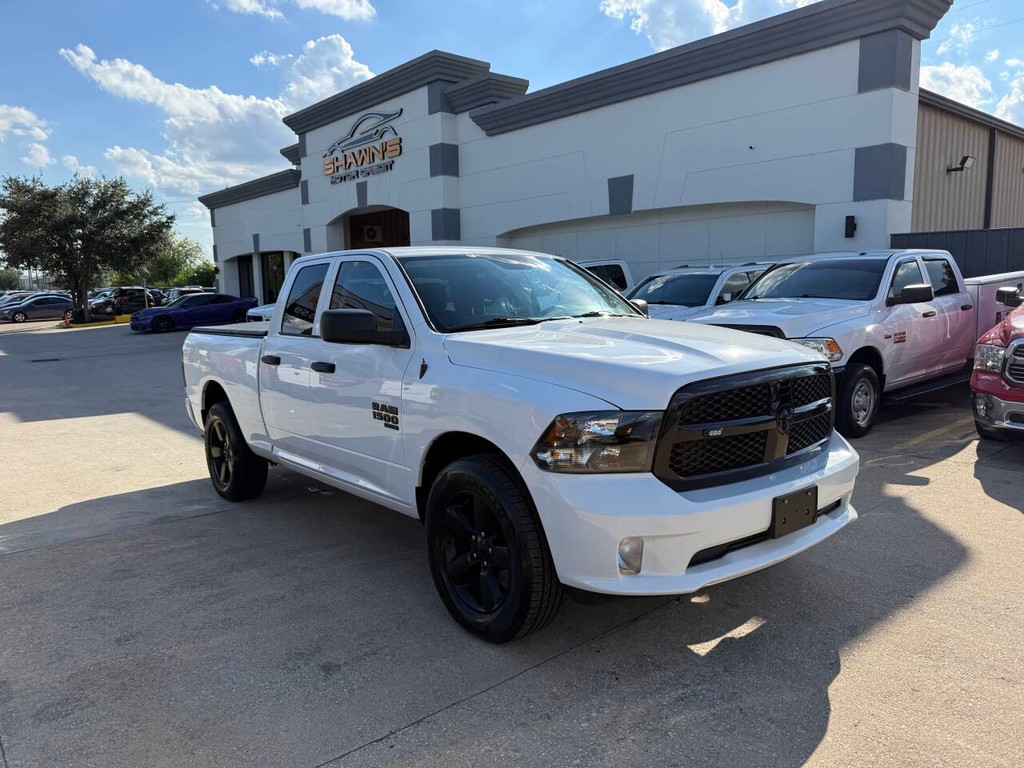 Ram 1500 Classic Vehicle Full-screen Gallery Image 02