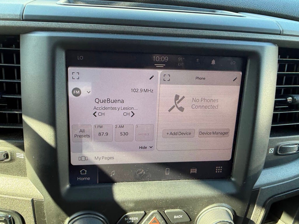 Ram 1500 Classic Vehicle Full-screen Gallery Image 25