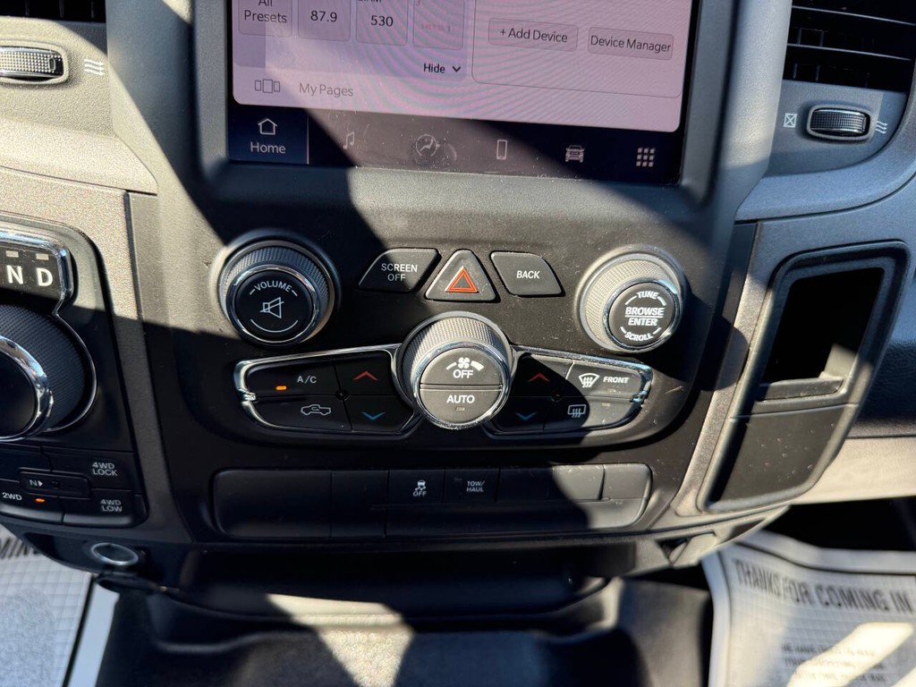 Ram 1500 Classic Vehicle Full-screen Gallery Image 27