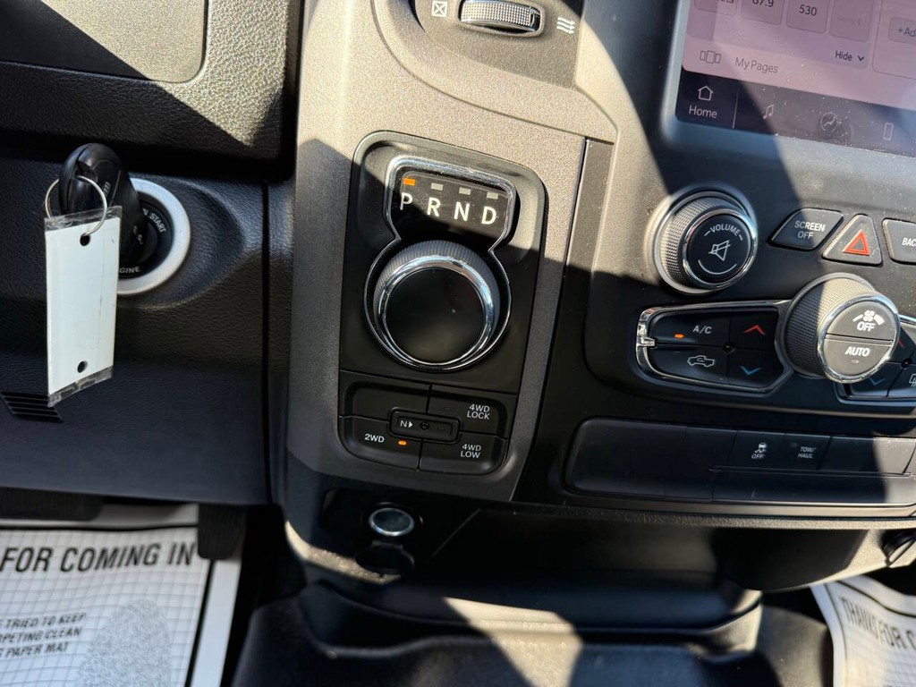 Ram 1500 Classic Vehicle Full-screen Gallery Image 28