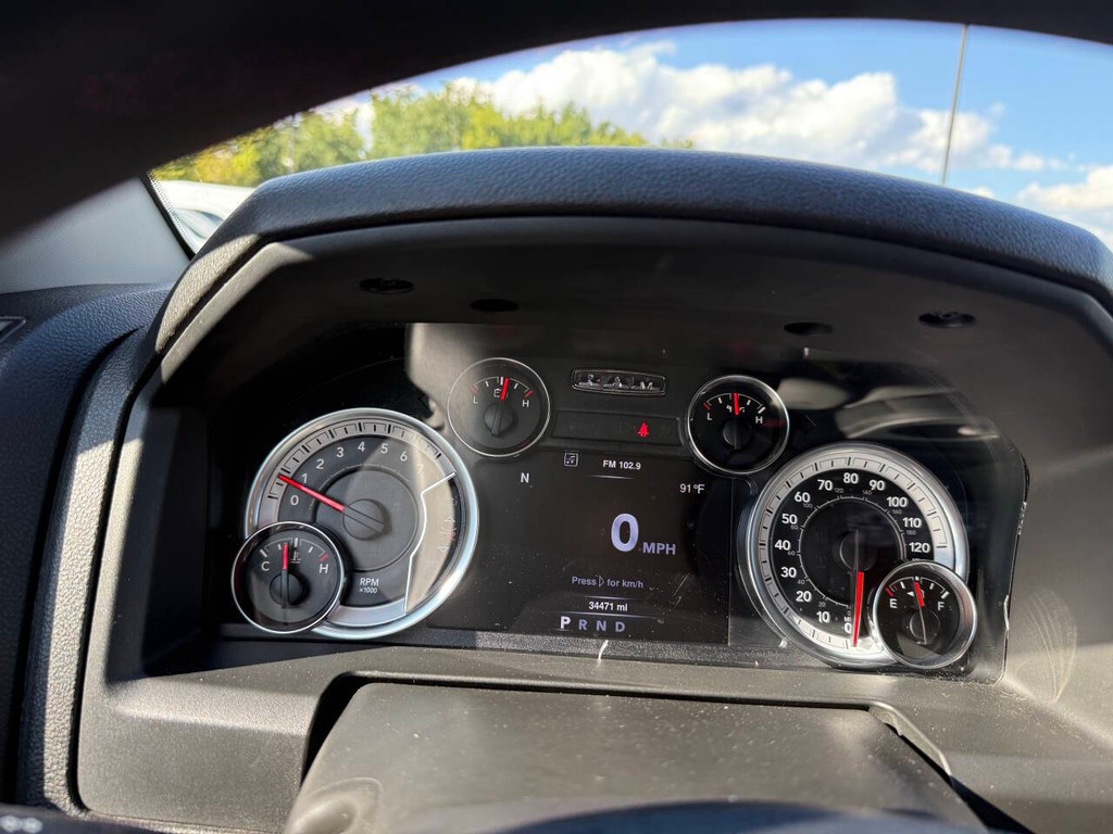 Ram 1500 Classic Vehicle Full-screen Gallery Image 31