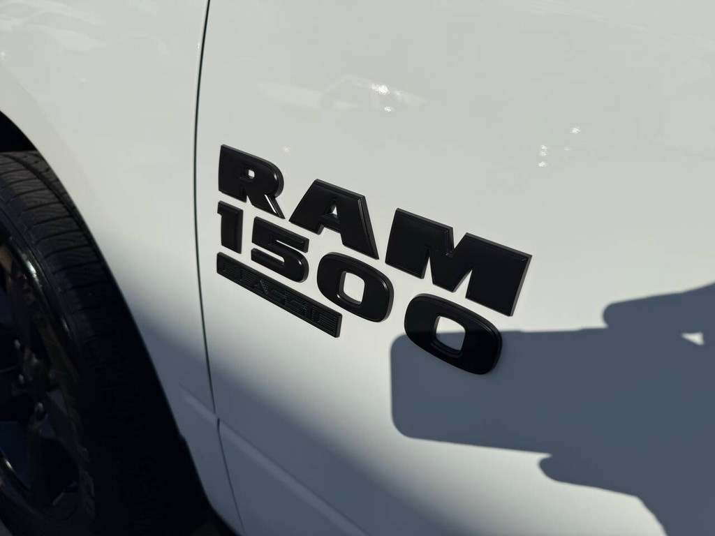 Ram 1500 Classic Vehicle Full-screen Gallery Image 35