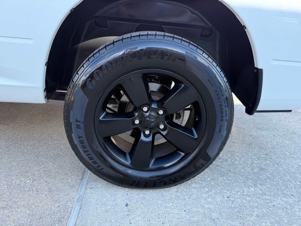 Ram 1500 Classic Vehicle Full-screen Gallery Image 36