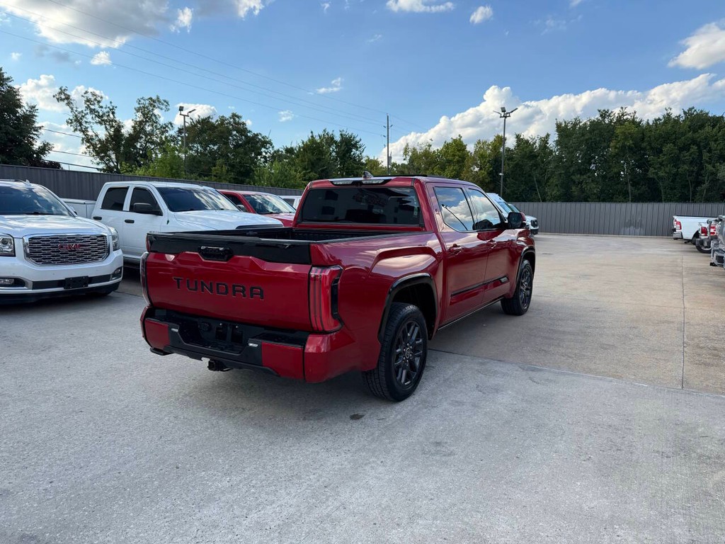 Toyota Tundra Vehicle Full-screen Gallery Image 05