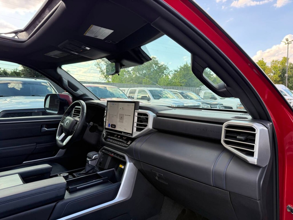 Toyota Tundra Vehicle Full-screen Gallery Image 09