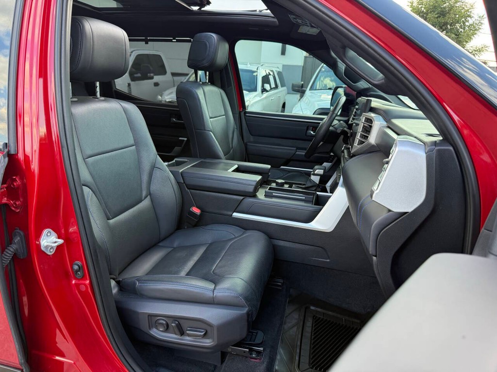 Toyota Tundra Vehicle Full-screen Gallery Image 10