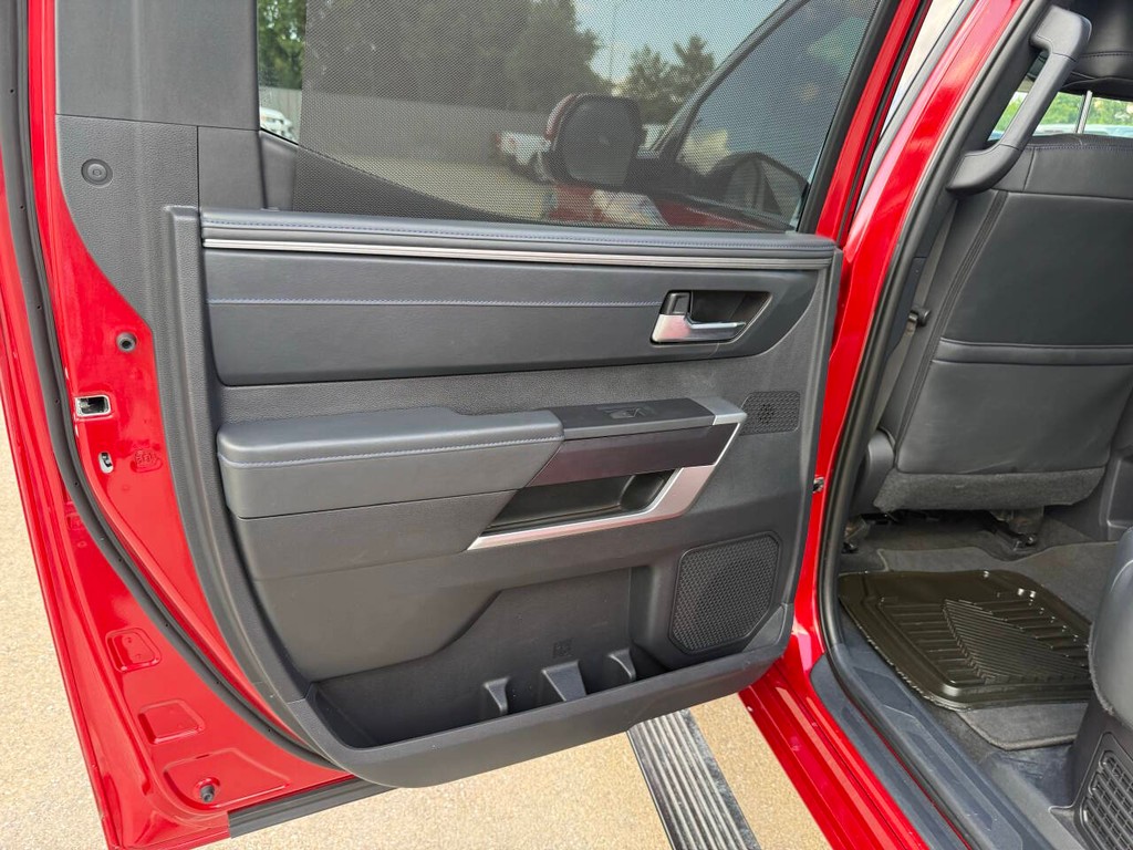 Toyota Tundra Vehicle Full-screen Gallery Image 14