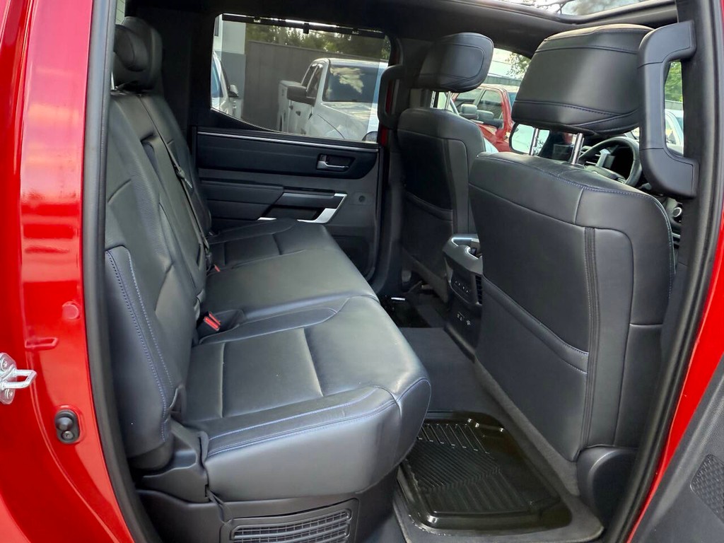 Toyota Tundra Vehicle Full-screen Gallery Image 15