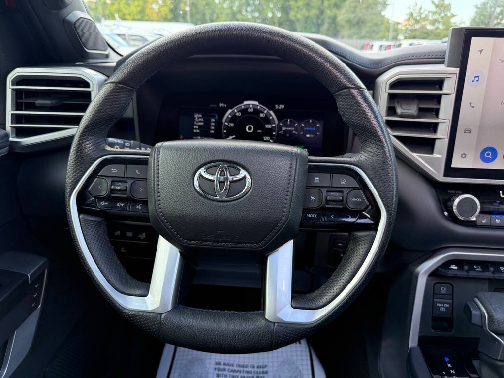 Toyota Tundra Vehicle Full-screen Gallery Image 22