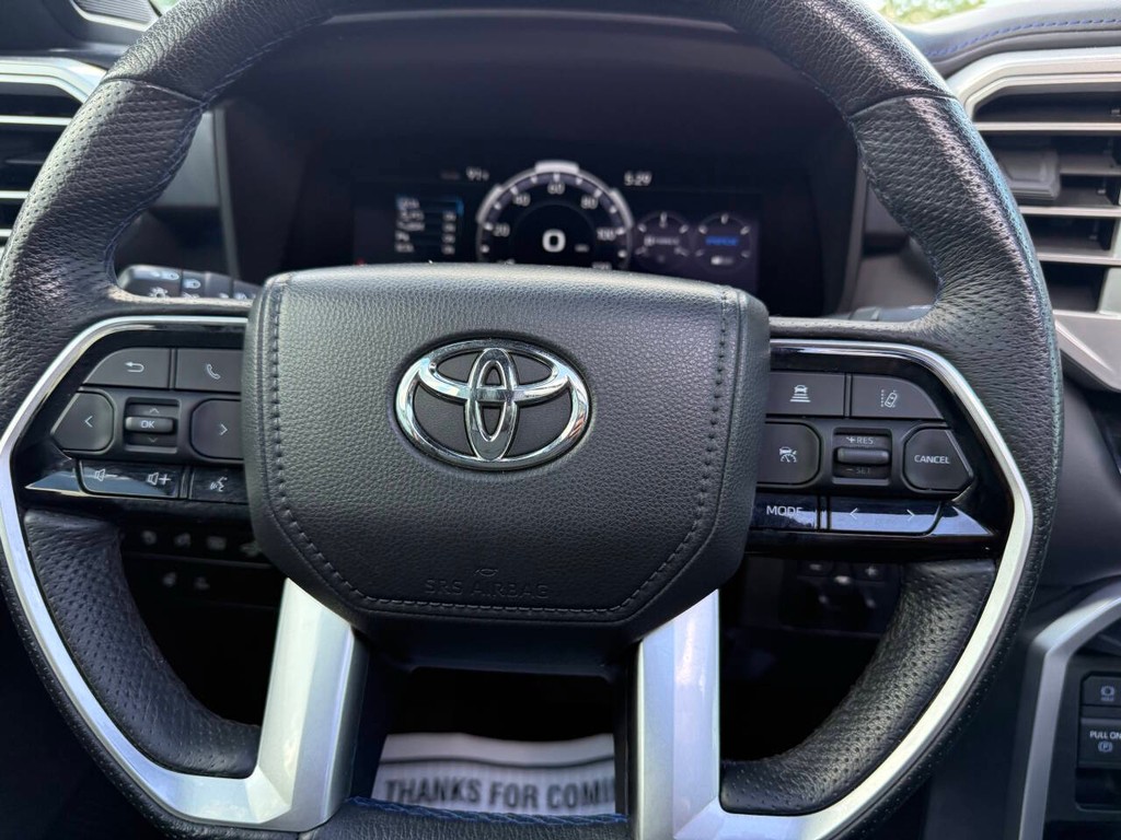 Toyota Tundra Vehicle Full-screen Gallery Image 23