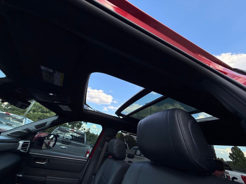 Toyota Tundra Vehicle Full-screen Gallery Image 31