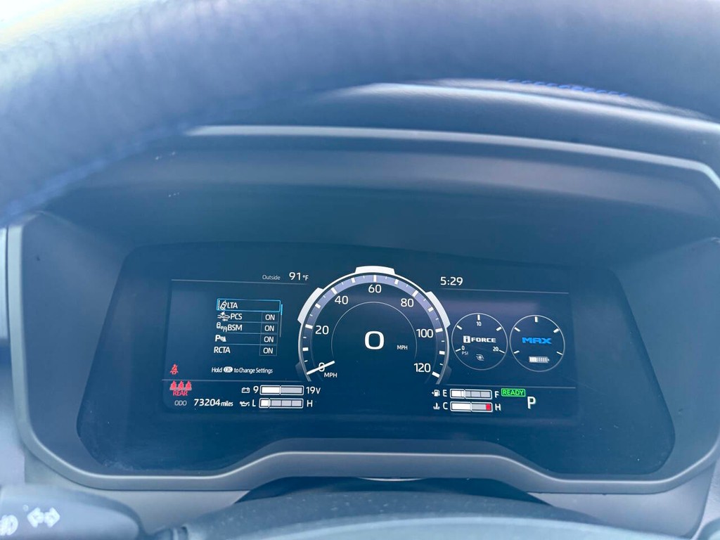 Toyota Tundra Vehicle Full-screen Gallery Image 34