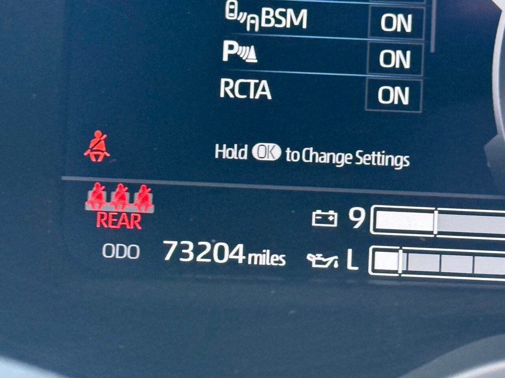 Toyota Tundra Vehicle Full-screen Gallery Image 35