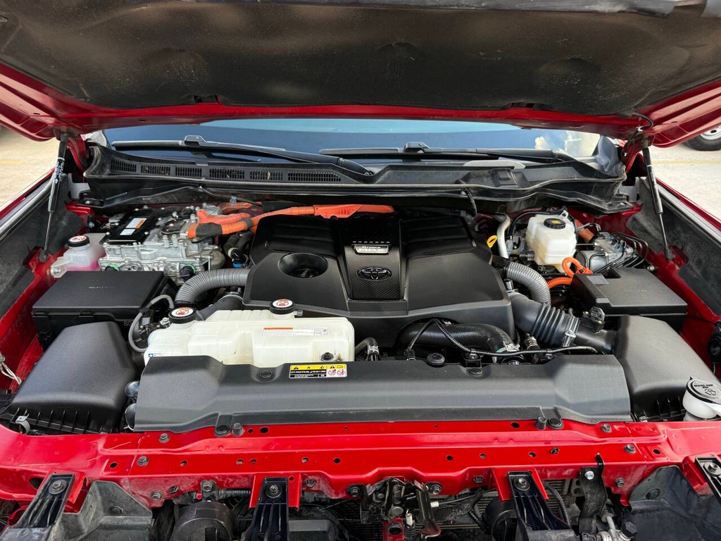 Toyota Tundra Vehicle Full-screen Gallery Image 37