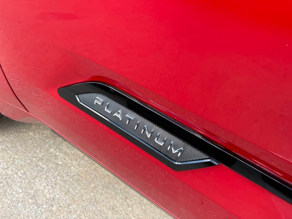 Toyota Tundra Vehicle Full-screen Gallery Image 39