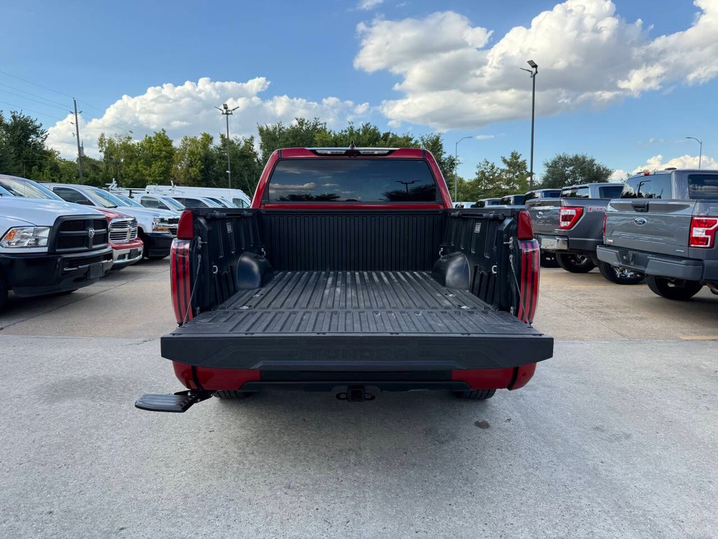 Toyota Tundra Vehicle Full-screen Gallery Image 40