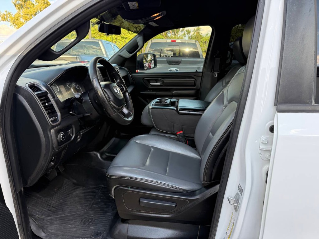 Ram 1500 Vehicle Full-screen Gallery Image 07