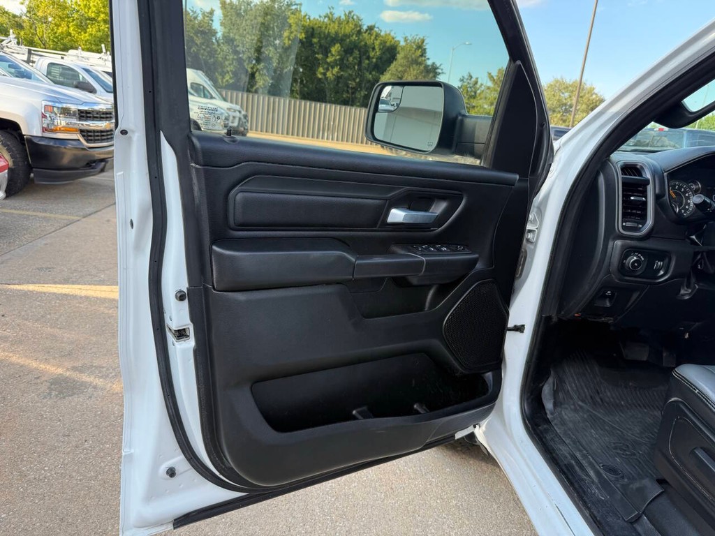 Ram 1500 Vehicle Full-screen Gallery Image 08