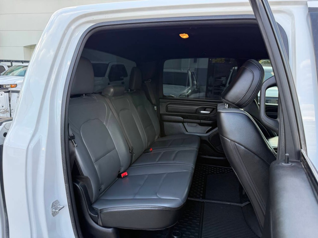 Ram 1500 Vehicle Full-screen Gallery Image 15