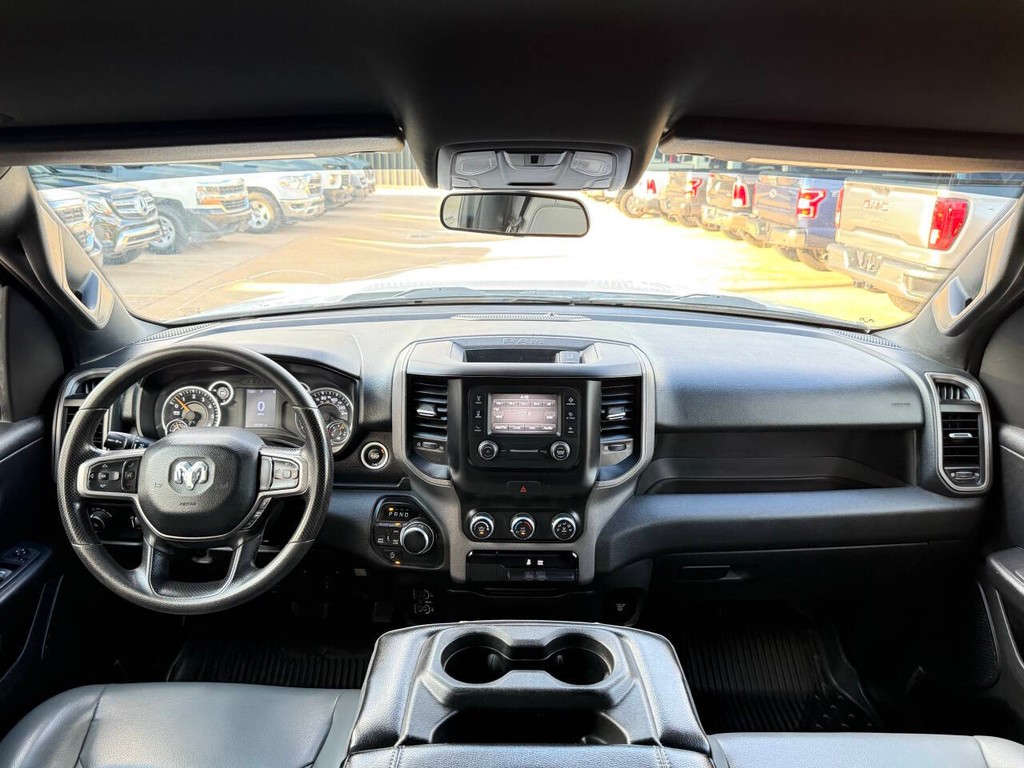 Ram 1500 Vehicle Full-screen Gallery Image 17