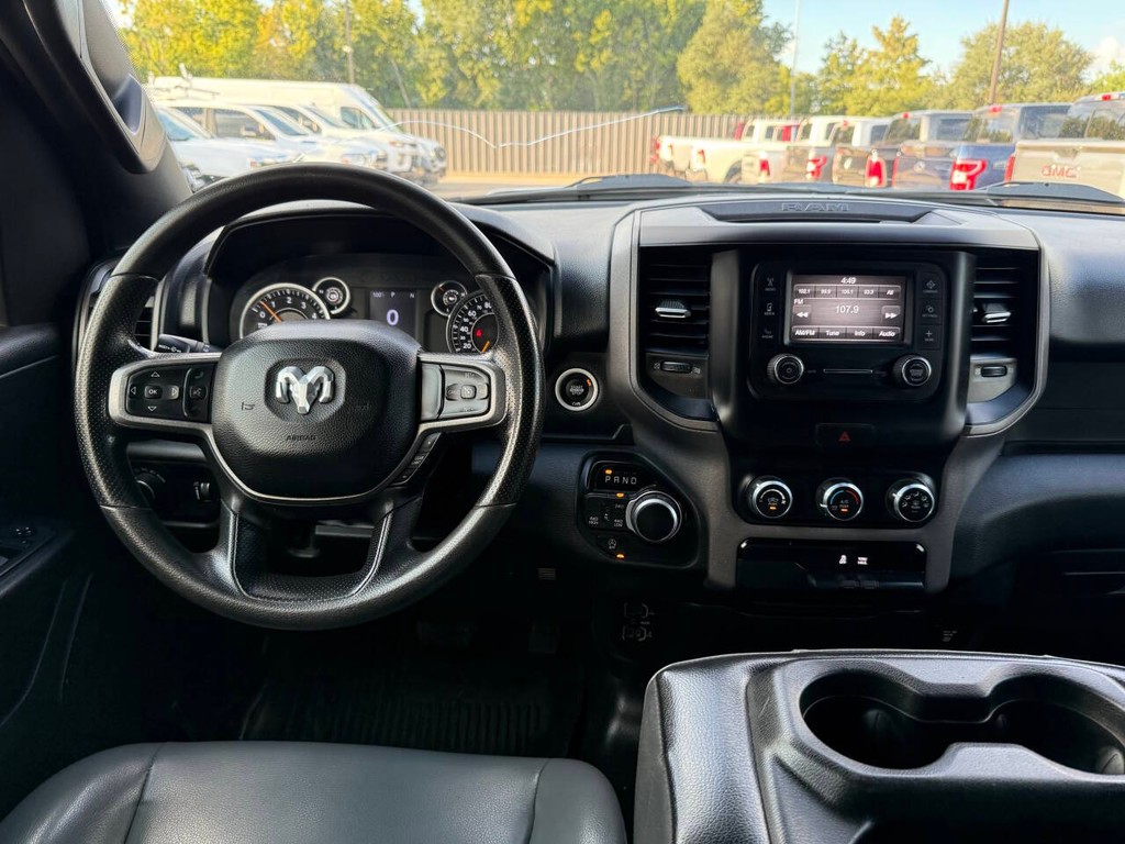 Ram 1500 Vehicle Full-screen Gallery Image 21