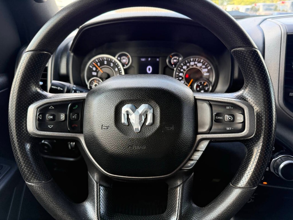 Ram 1500 Vehicle Full-screen Gallery Image 23