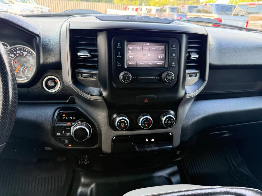 Ram 1500 Vehicle Full-screen Gallery Image 24