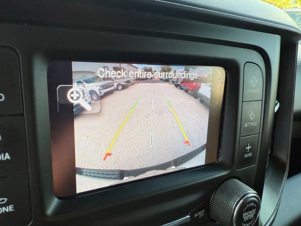 Ram 1500 Vehicle Full-screen Gallery Image 27