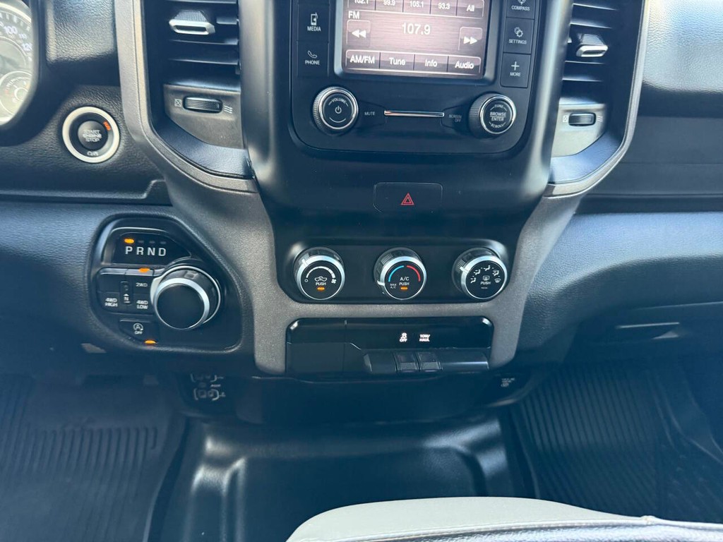 Ram 1500 Vehicle Full-screen Gallery Image 28