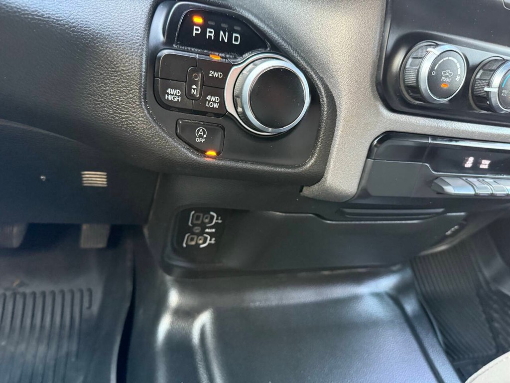 Ram 1500 Vehicle Full-screen Gallery Image 30