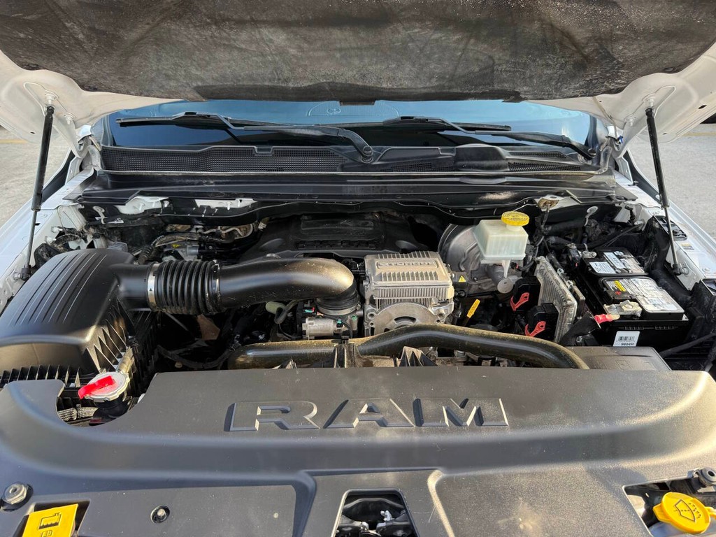 Ram 1500 Vehicle Full-screen Gallery Image 35