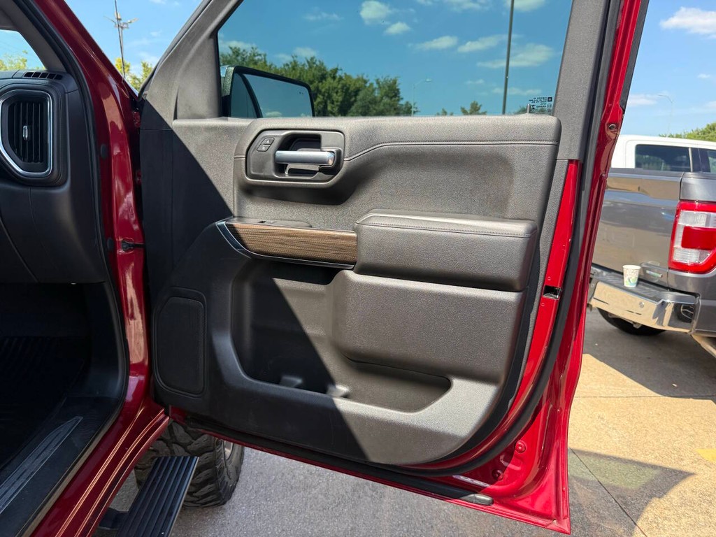 Chevrolet Silverado 1500 Vehicle Full-screen Gallery Image 11