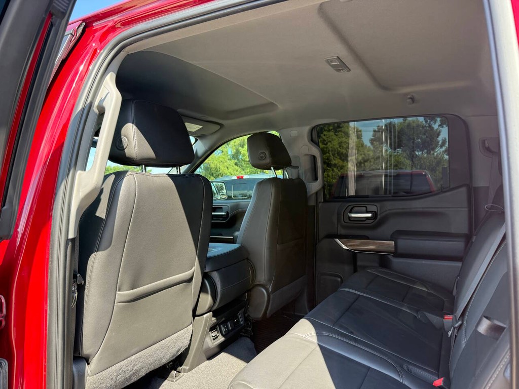 Chevrolet Silverado 1500 Vehicle Full-screen Gallery Image 12