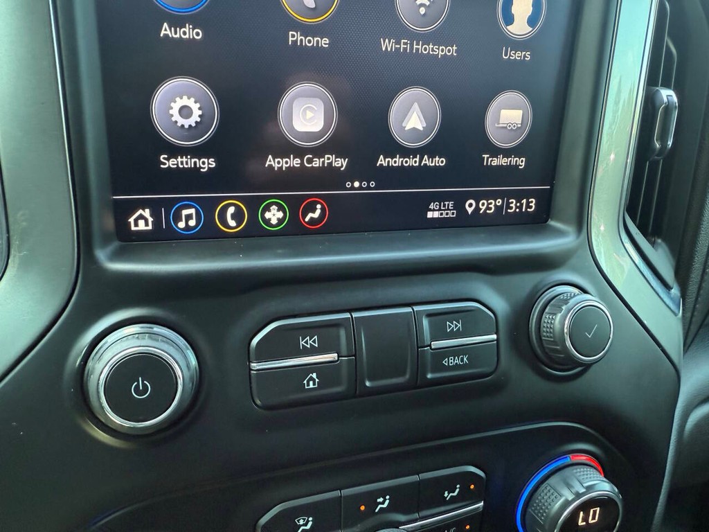 Chevrolet Silverado 1500 Vehicle Full-screen Gallery Image 27