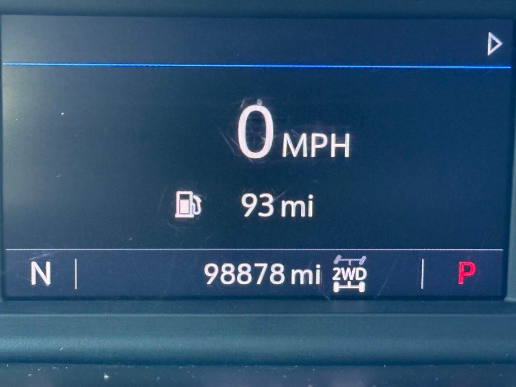 Chevrolet Silverado 1500 Vehicle Full-screen Gallery Image 32