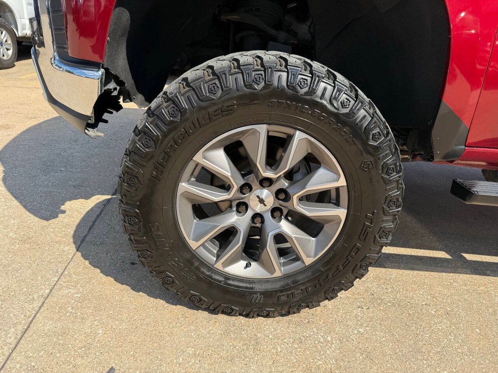 Chevrolet Silverado 1500 Vehicle Full-screen Gallery Image 35