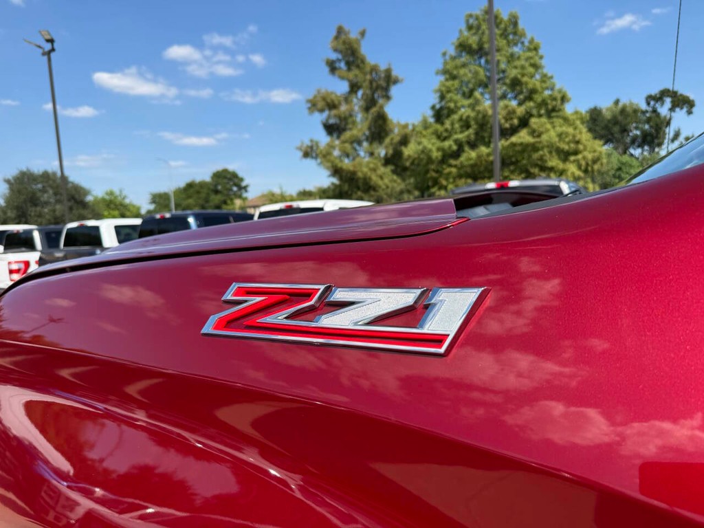 Chevrolet Silverado 1500 Vehicle Full-screen Gallery Image 36